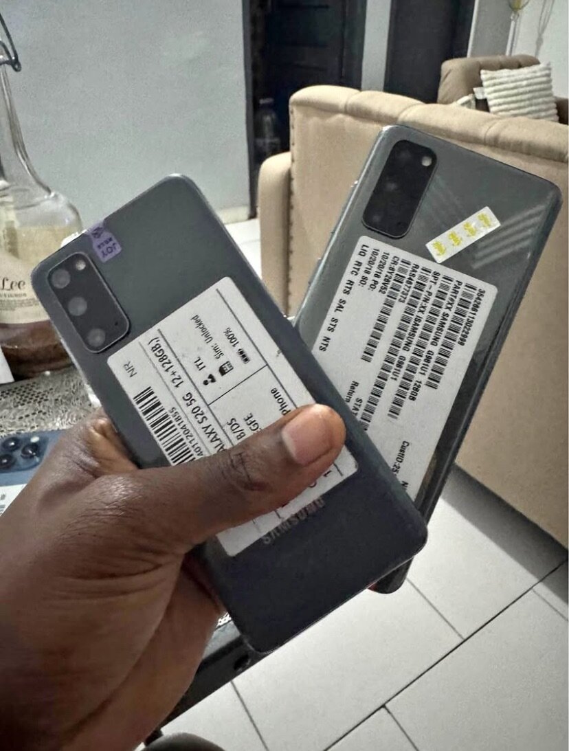 Samsung Galaxy s20 128giga/12ram casineufs importé