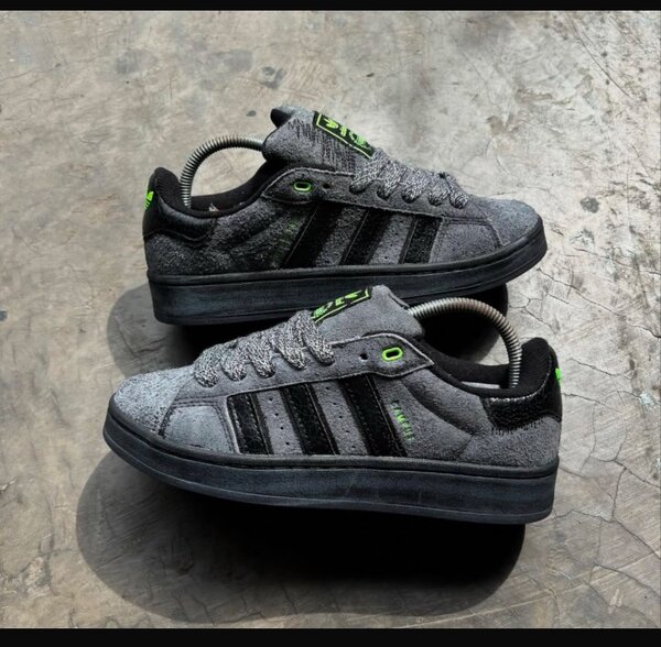 Adidas campus