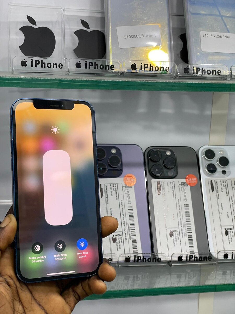 12 simple CE 64gb tout est