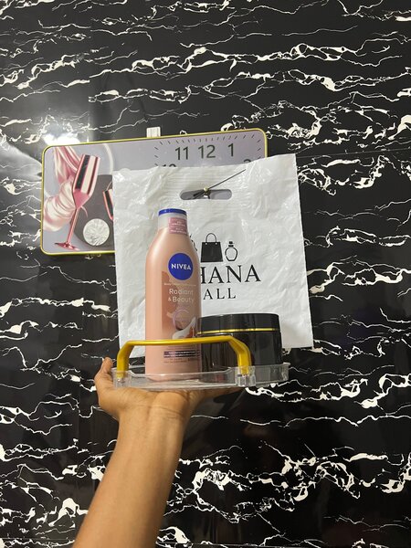 Savon nettoyant et traitant