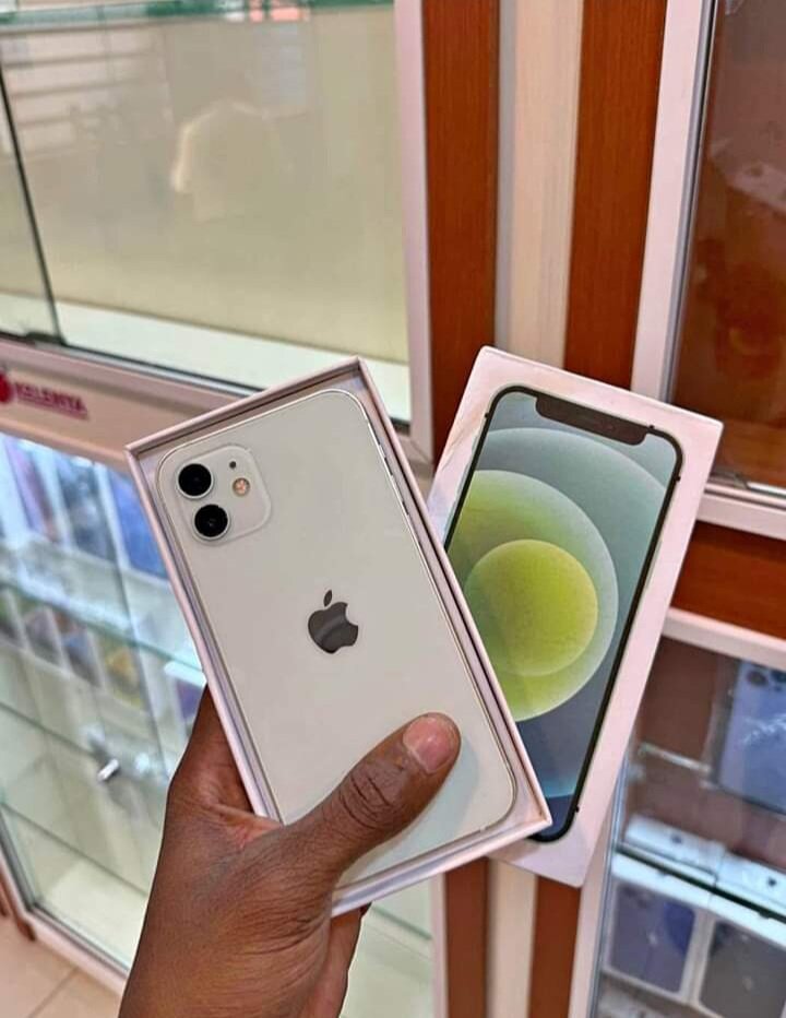 iPhone 12 blanc déverrouillé