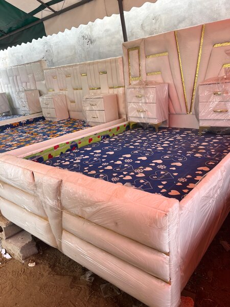 Lit double rembourré