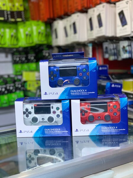 PlayStation 4 controllers