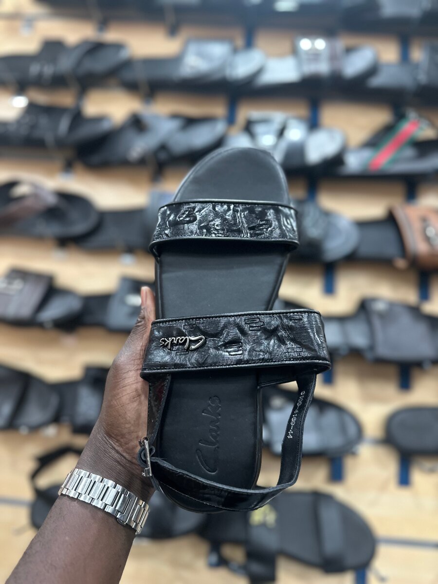 Sandales en cuir noir élégant pour hommes