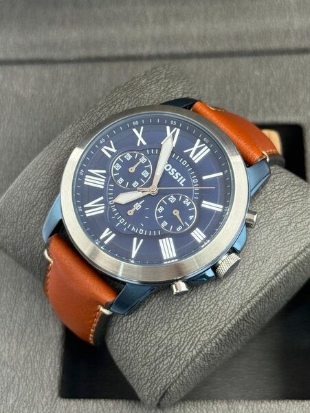 Montre chronographe en cuir