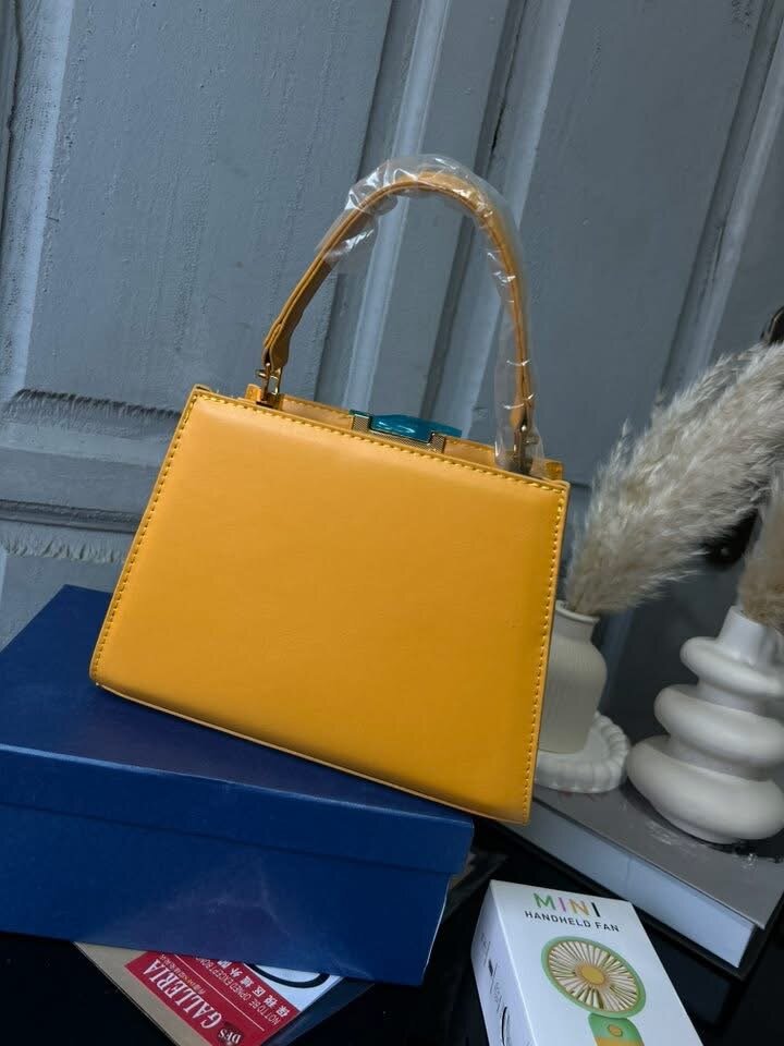 Sac à main tendance jaune