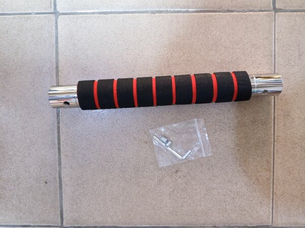 Barre de traction murale en acier