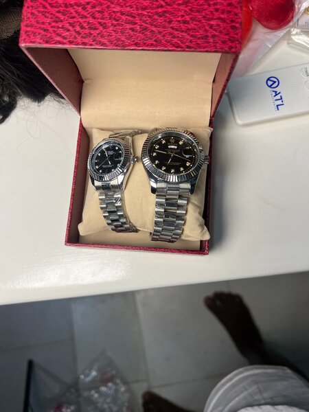 Montres assorties élégantes