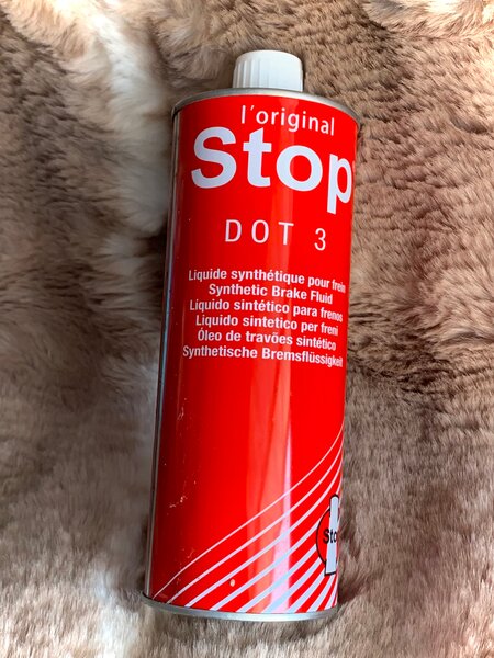 Stop DOT 3 Brake Fluid