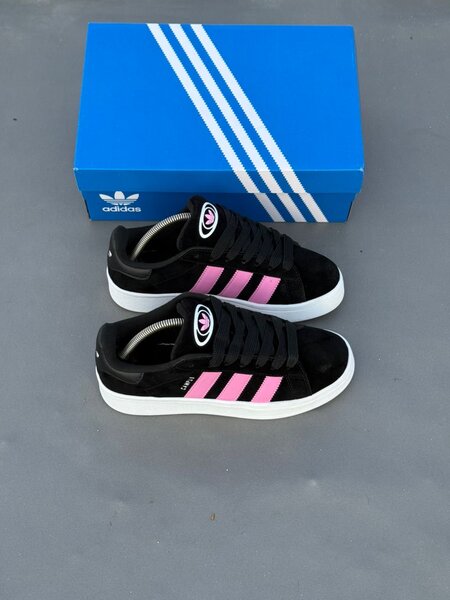 Baskets Campus noires et roses