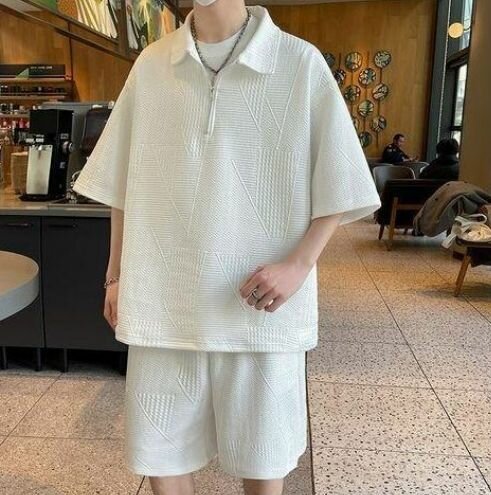 Ensemble d'été blanc élégant