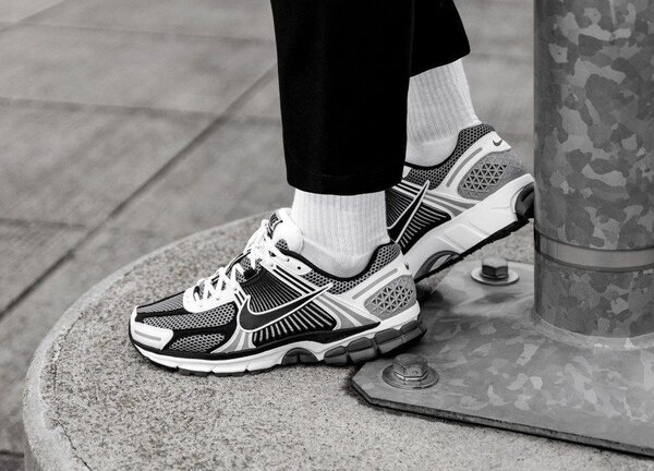 Nike vomero 5 noir gris