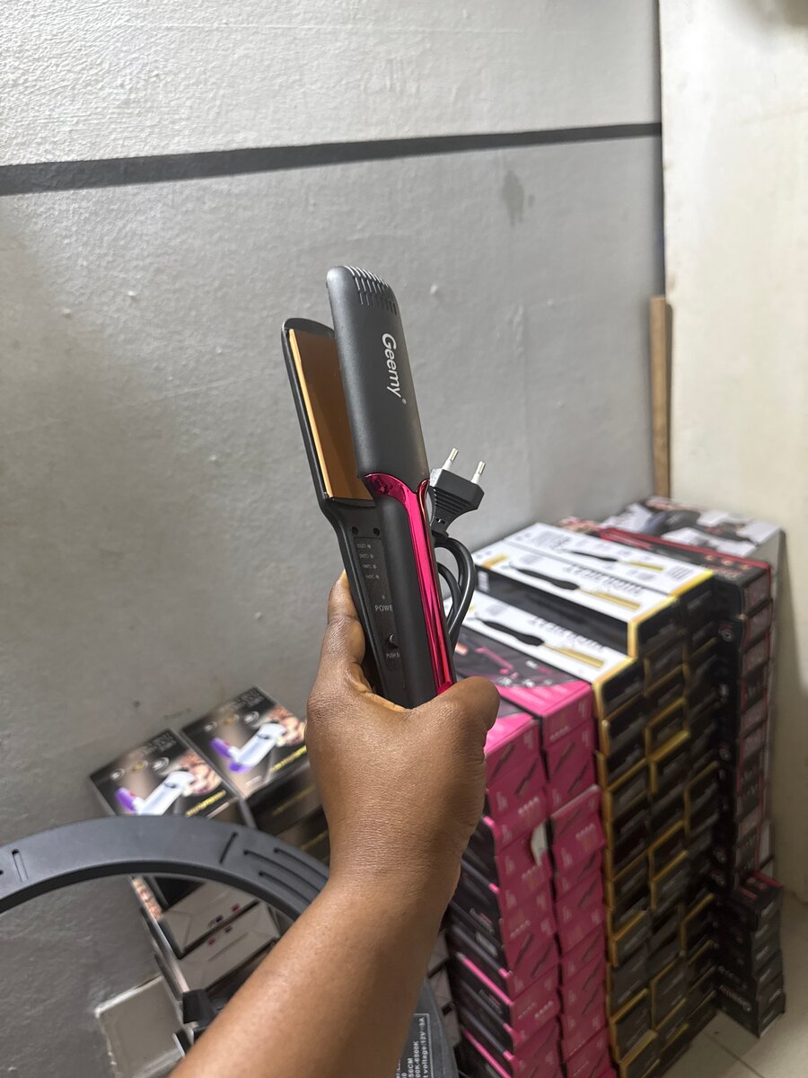 Lisseur Geemy Max 220°C