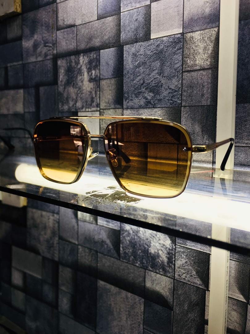 SEE THE WORLD WITH CONFIDENCE High-quality sunglasses 