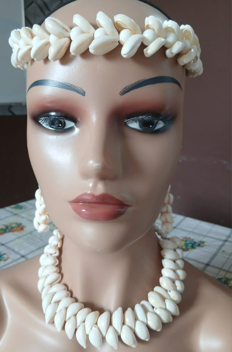 Parure coquillage élégante