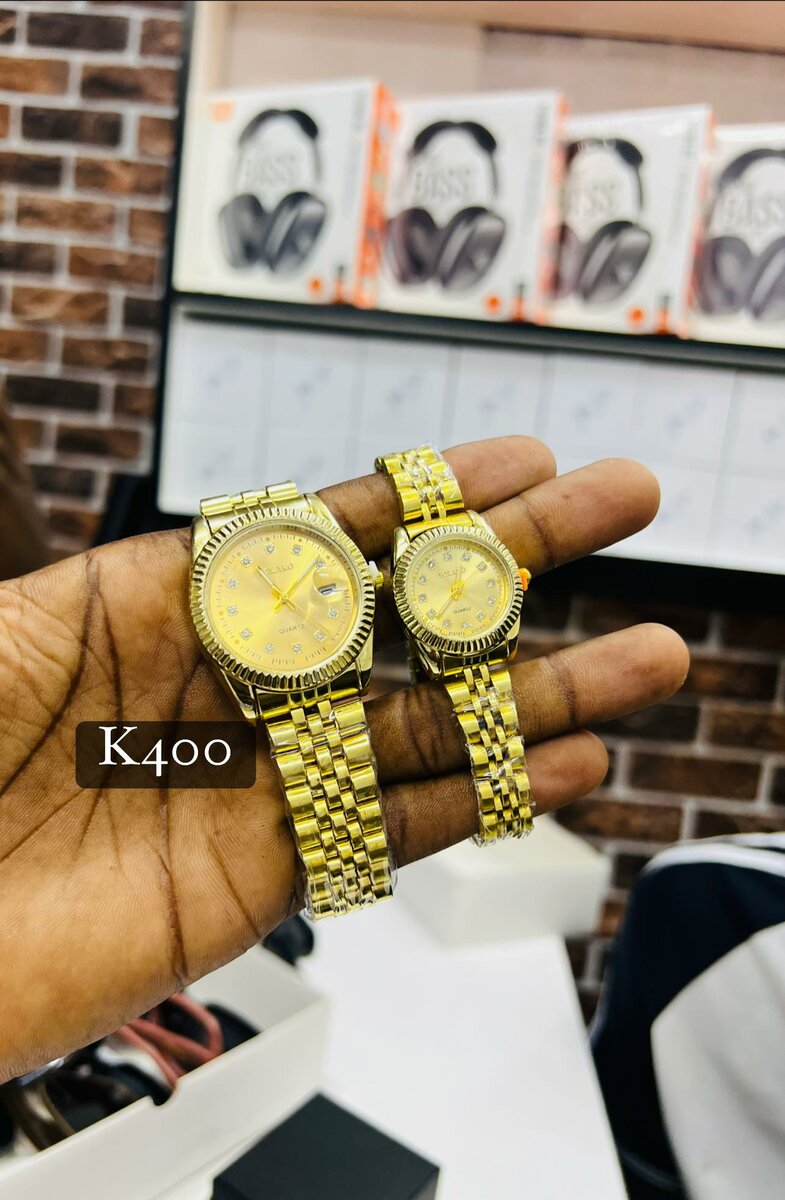  Two boxed couple watches 