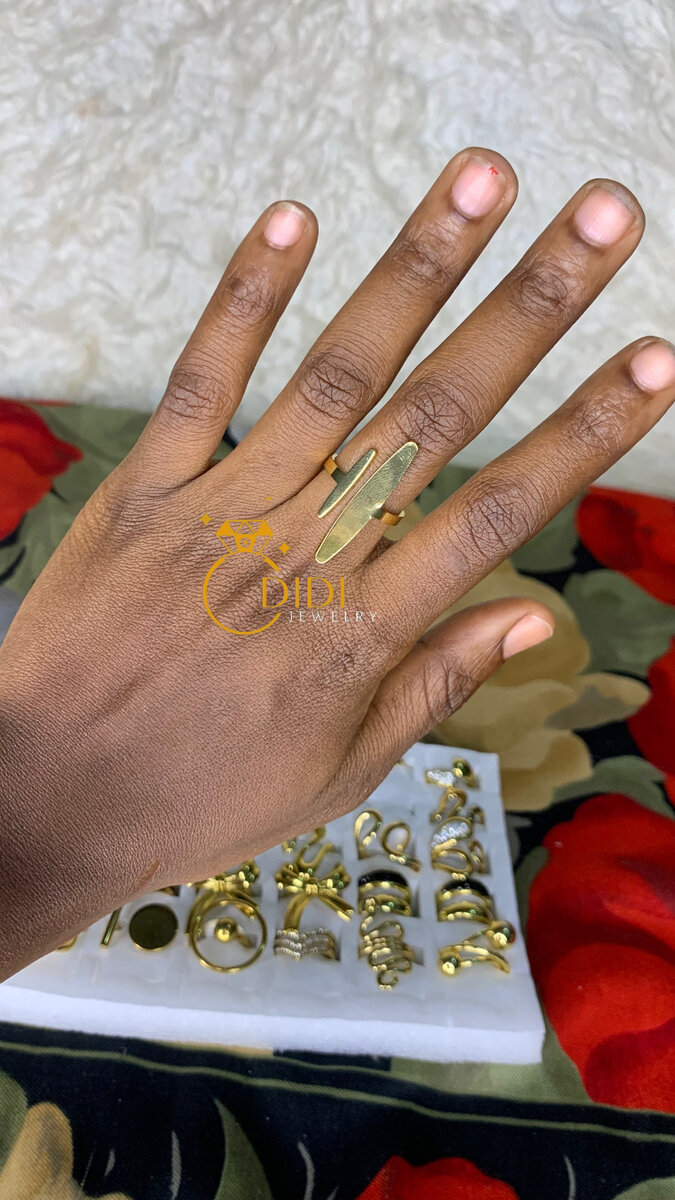 Bague en or design moderne