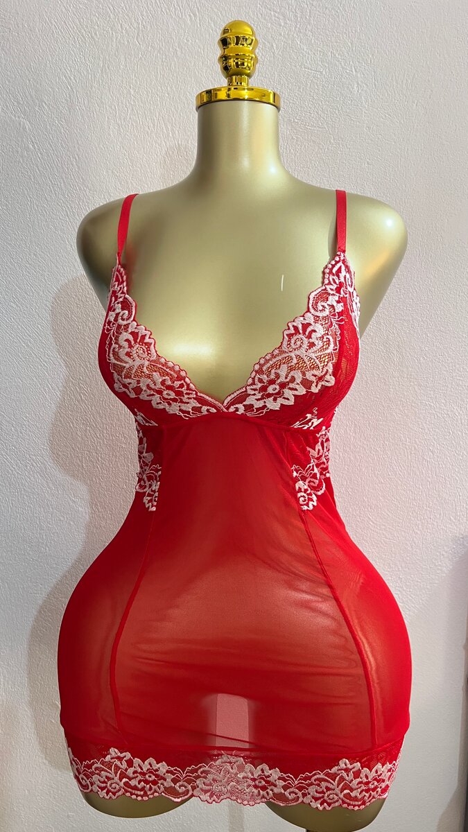 Nuisette rouge en dentelle élégante