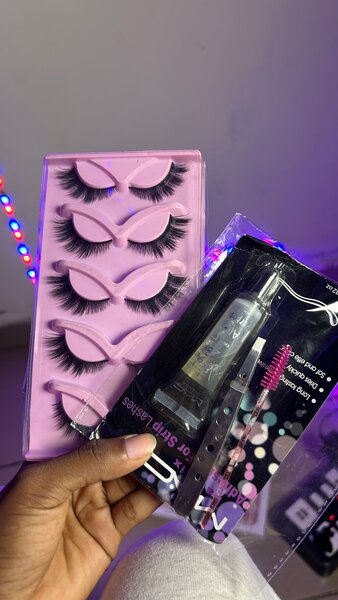 LE KIT SET DE FAUX CILS