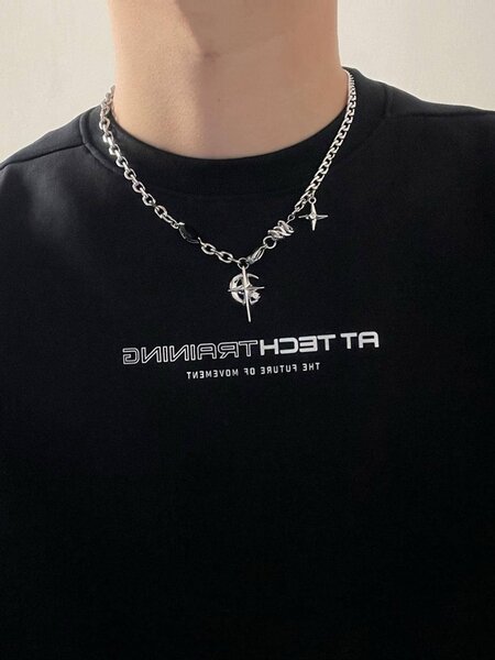 Collier pendentif moderne