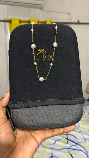 Collier élégant perles dorées