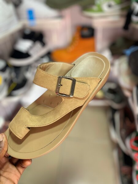 Sandales en cuir réglables