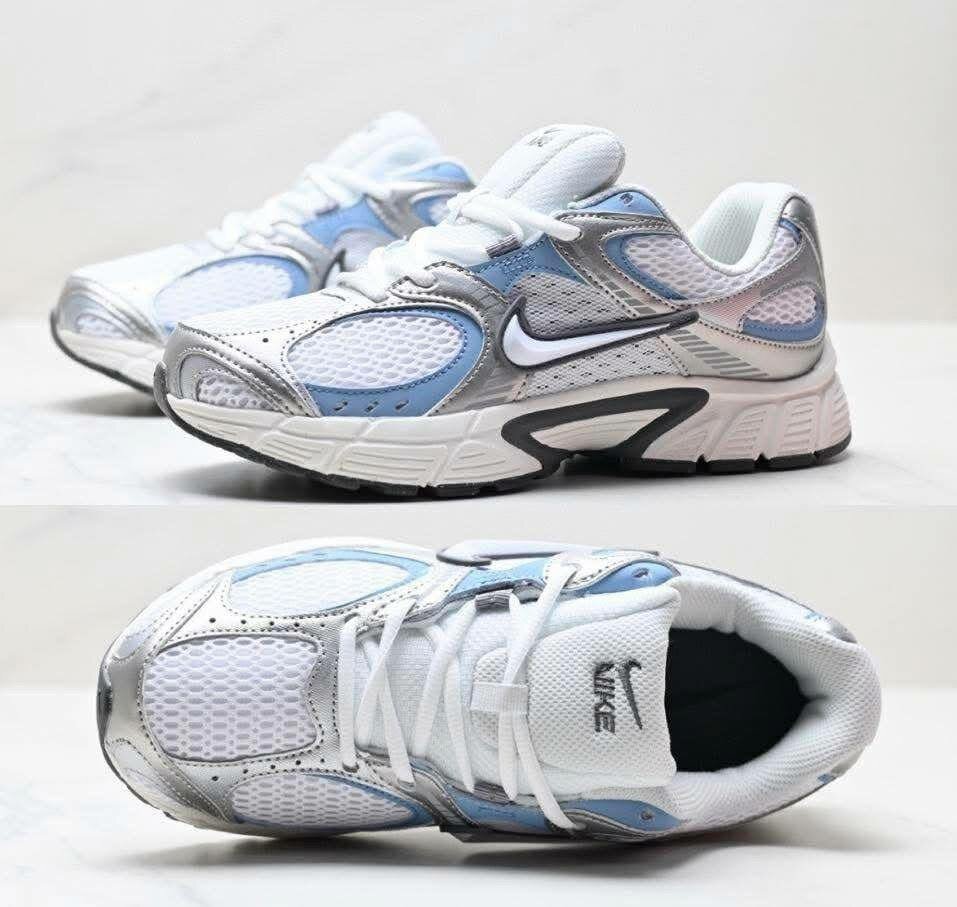 Chaussures de Course Nike Blanches et Bleues