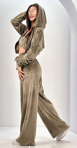 В наличии 🌸 -Бомбезная тройка из королевского бамбука😍 Размеры:S,M Расцветки:бежка,розовый,хаки,изумруд,граффит,черный