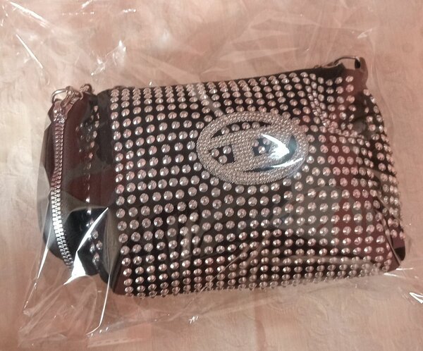 Sac à main strass élégant