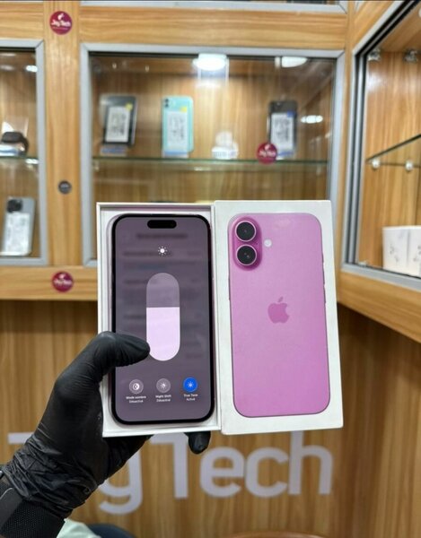 iPhone 15 Rose