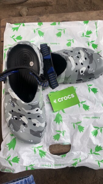 Sabots Crocs à motif