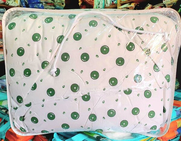 Une couette 2places plus 1drap