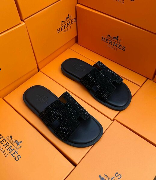 Sandales en cuir noir élégantes