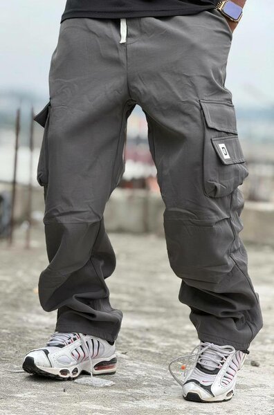 Pantalon cargo homme moderne