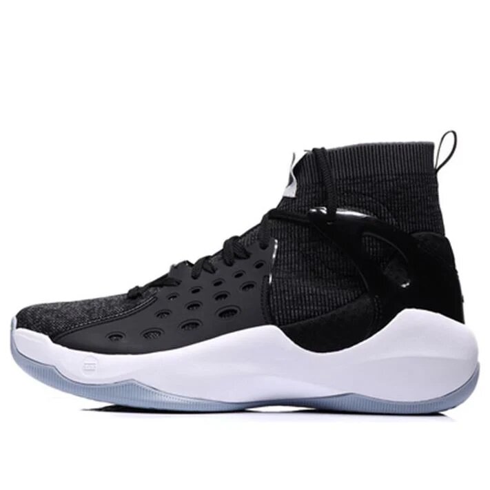 Chaussures de basket taille 46
