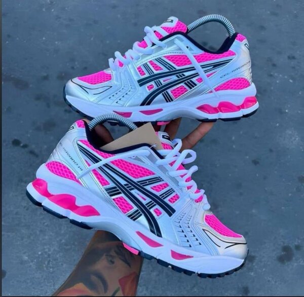 Ascis avec le carton