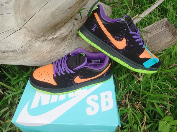 Chaussure NIKE SB DUNK noir orange