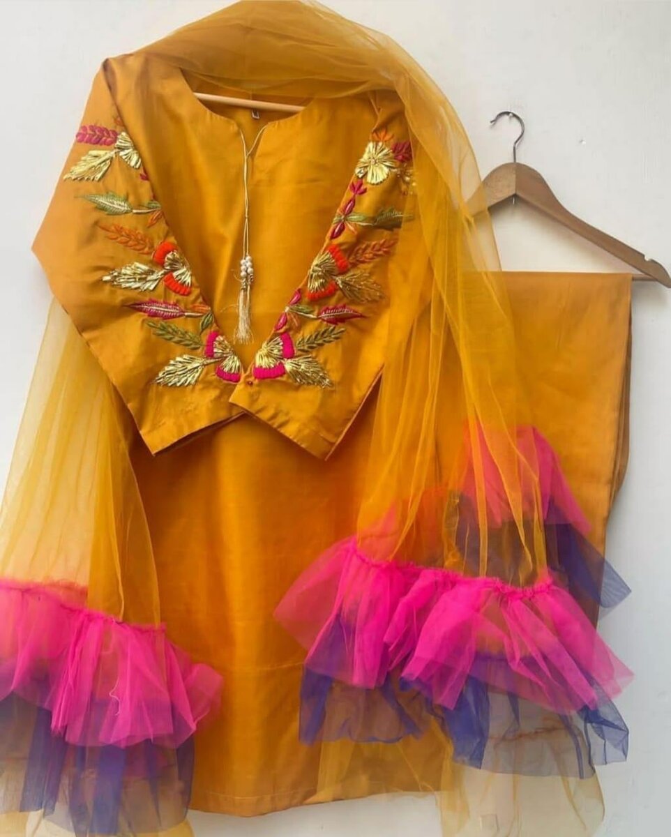 Women's wedding dress