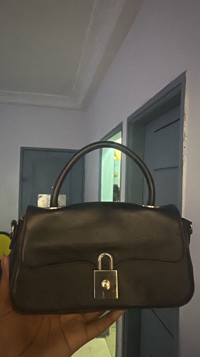 Sac à main noir élégant