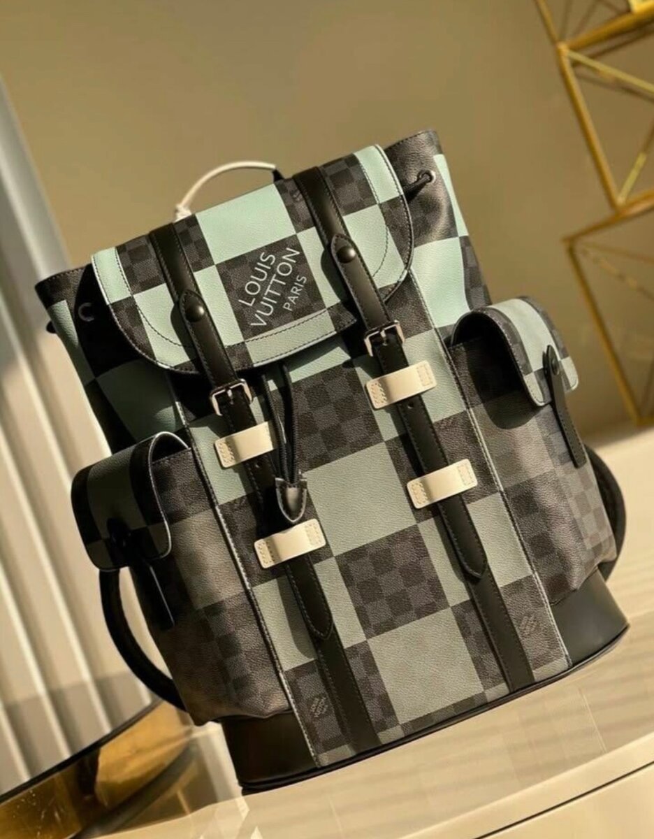 LUIS VUITTON CHRISTOPHER