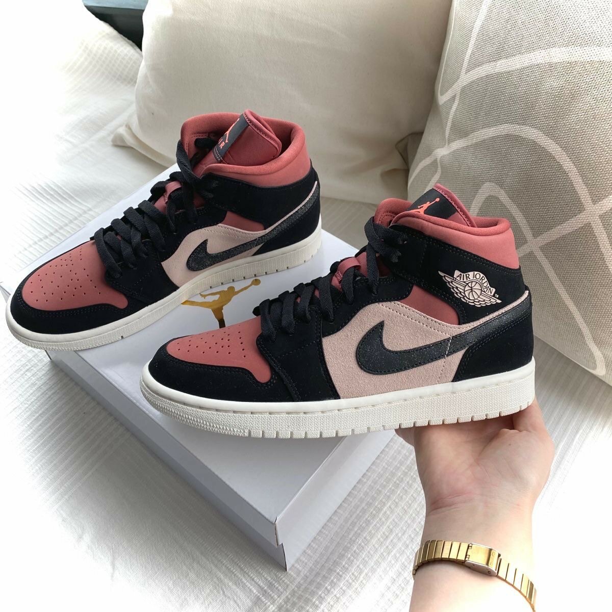 AIR JORDAN 1  LOW