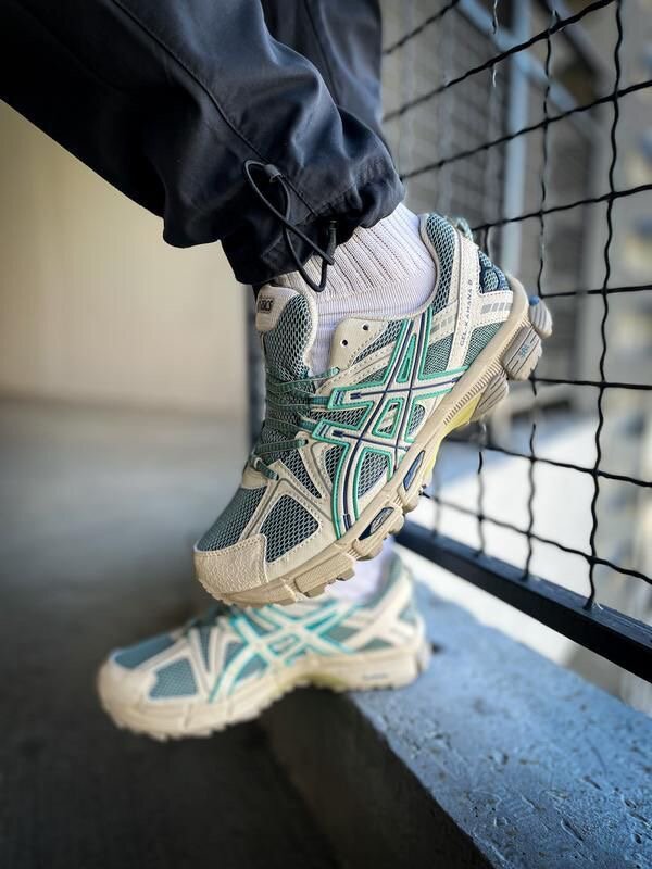 Asics turquoise