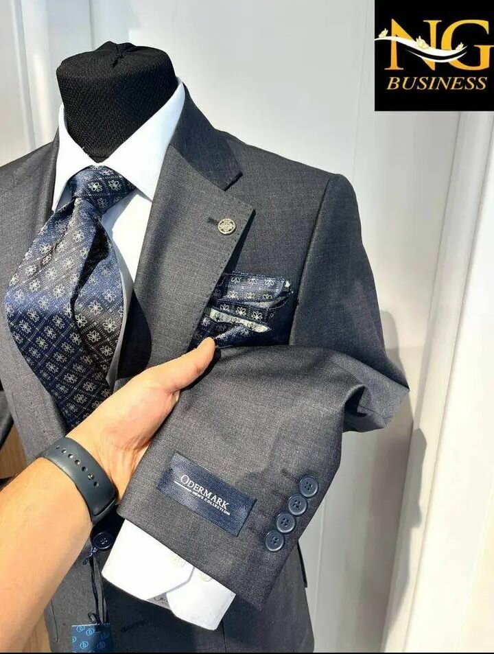 Costume élégant pour homme