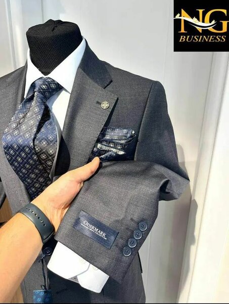 Costume élégant pour homme