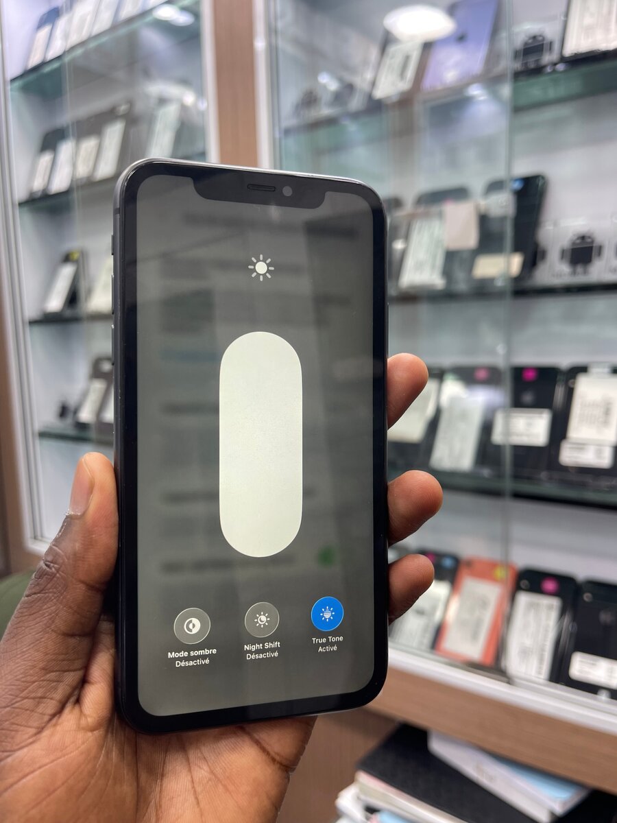 iPhone 11 Noir 64 Go