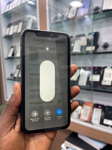 iPhone 11 Noir 64 Go