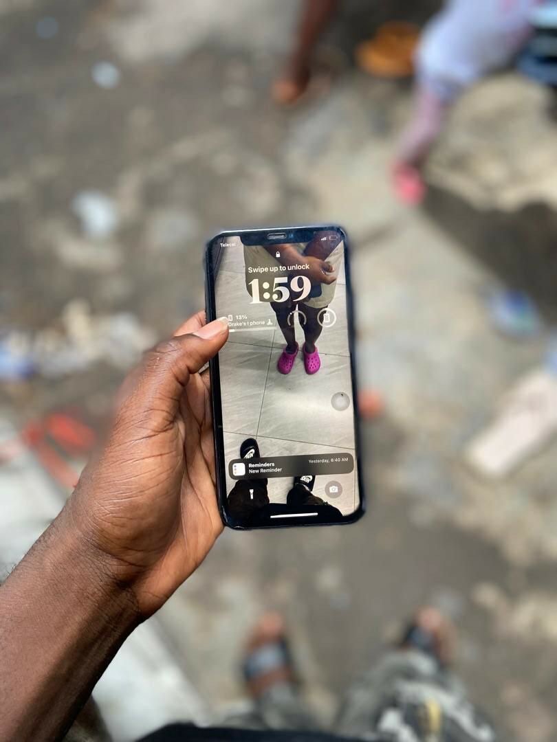 I phone 11 (128 gig )