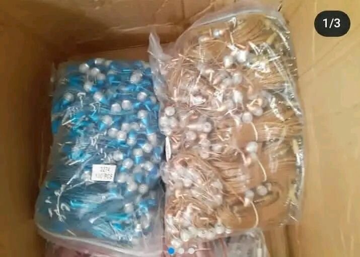 Brand New Wired Headsets   Super Bass  Strong & Durable