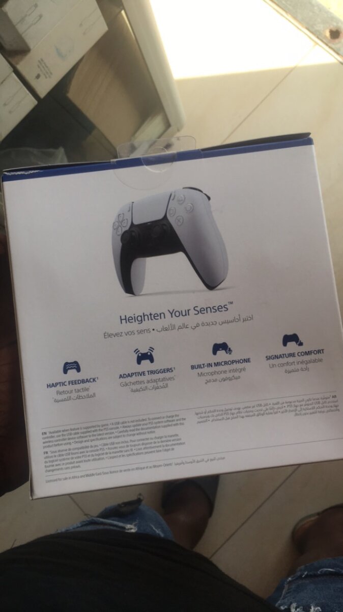 PlayStation 5 controller