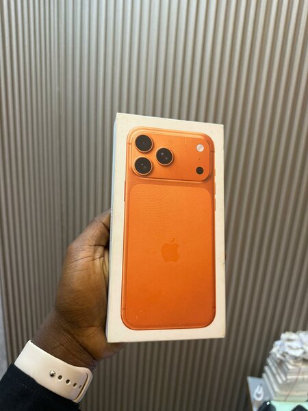 iPhone 17pro max NA 256gb